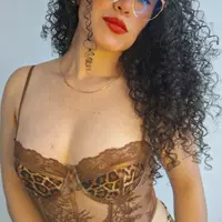 LIZZIE ⭐🔥 (liz-holmes)