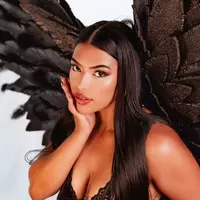 RiriiBrunette