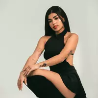 Nayla Grey (naylagrey)