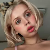 AnnAlien (annnaliii)