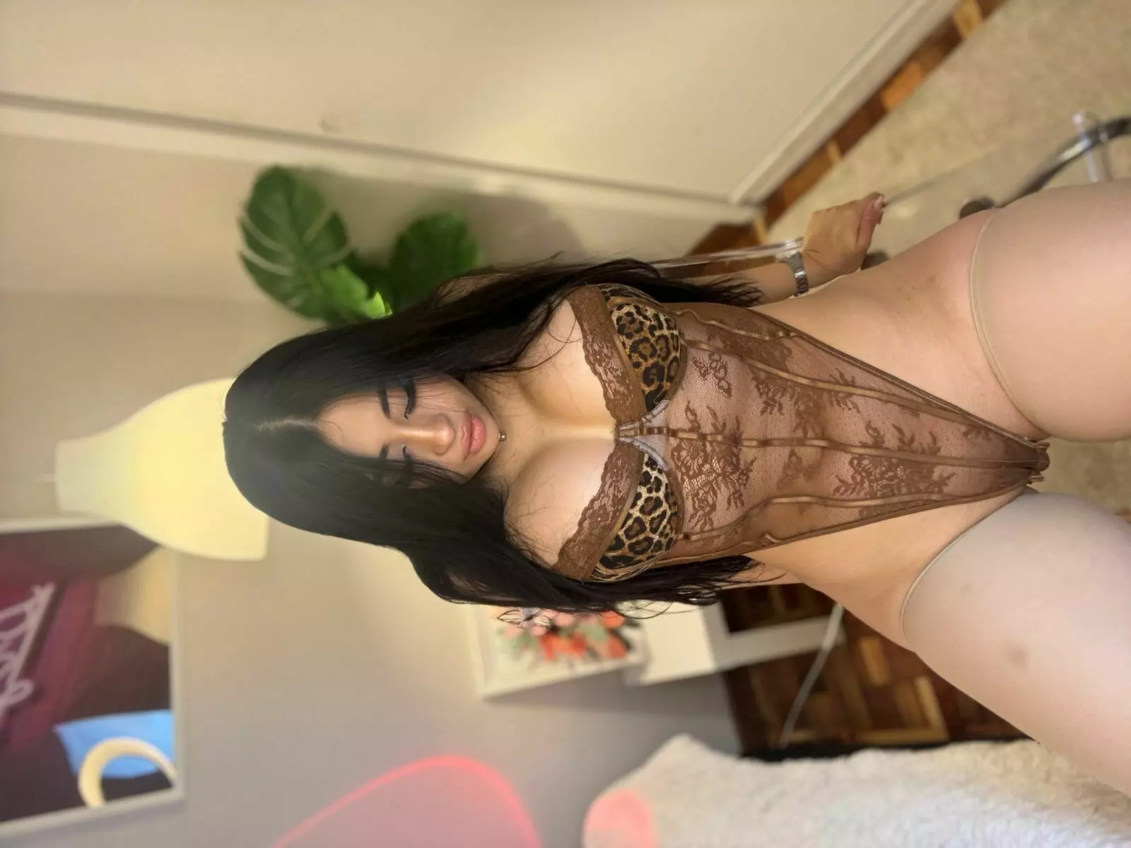 queen-liana profile