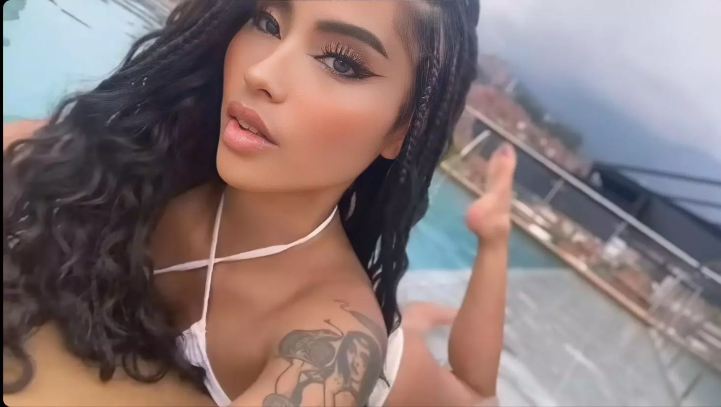 dakota-thompson1 profile