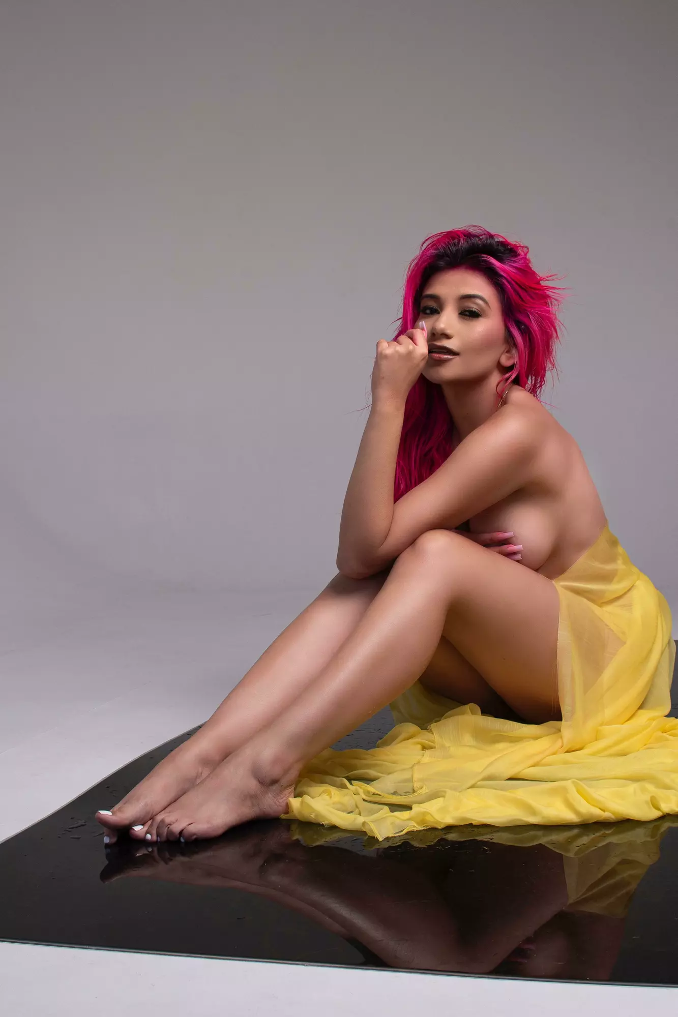 saraa-blonde profile