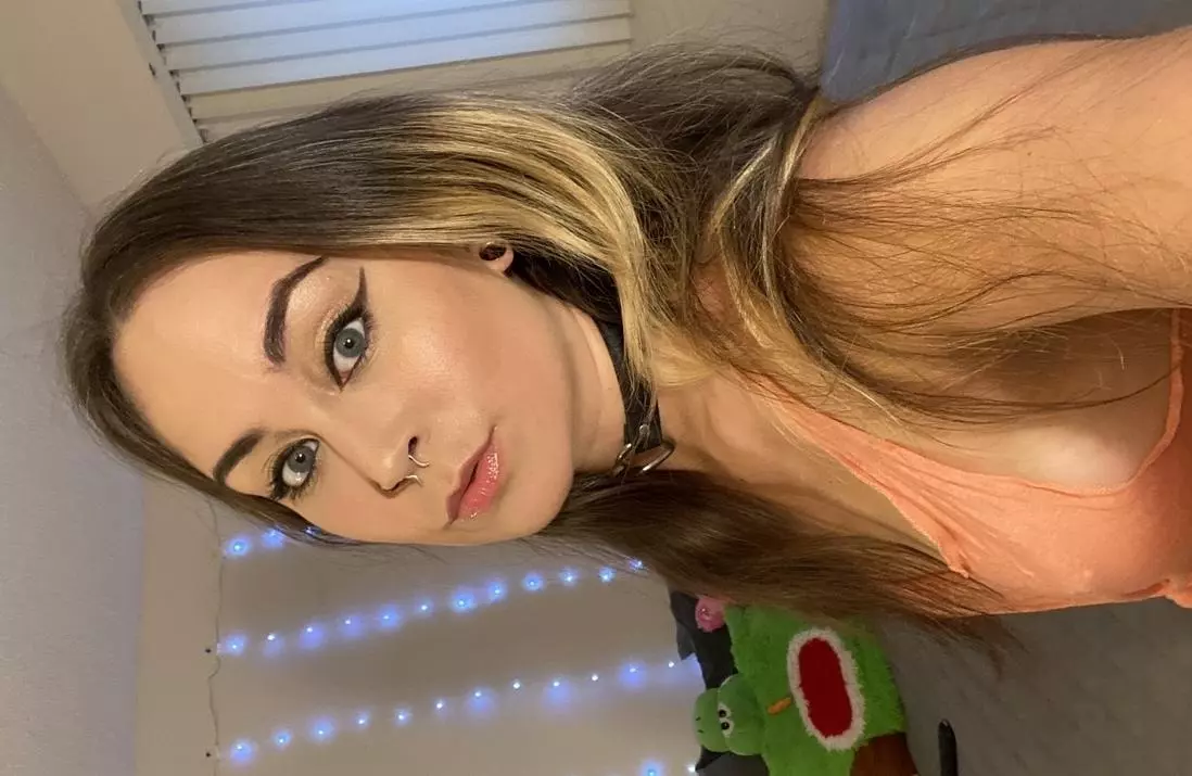 rayningqueen profile