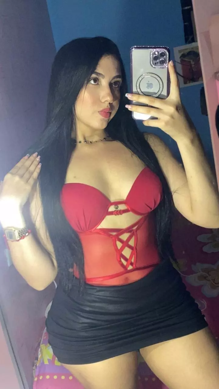 lauramontoya profile