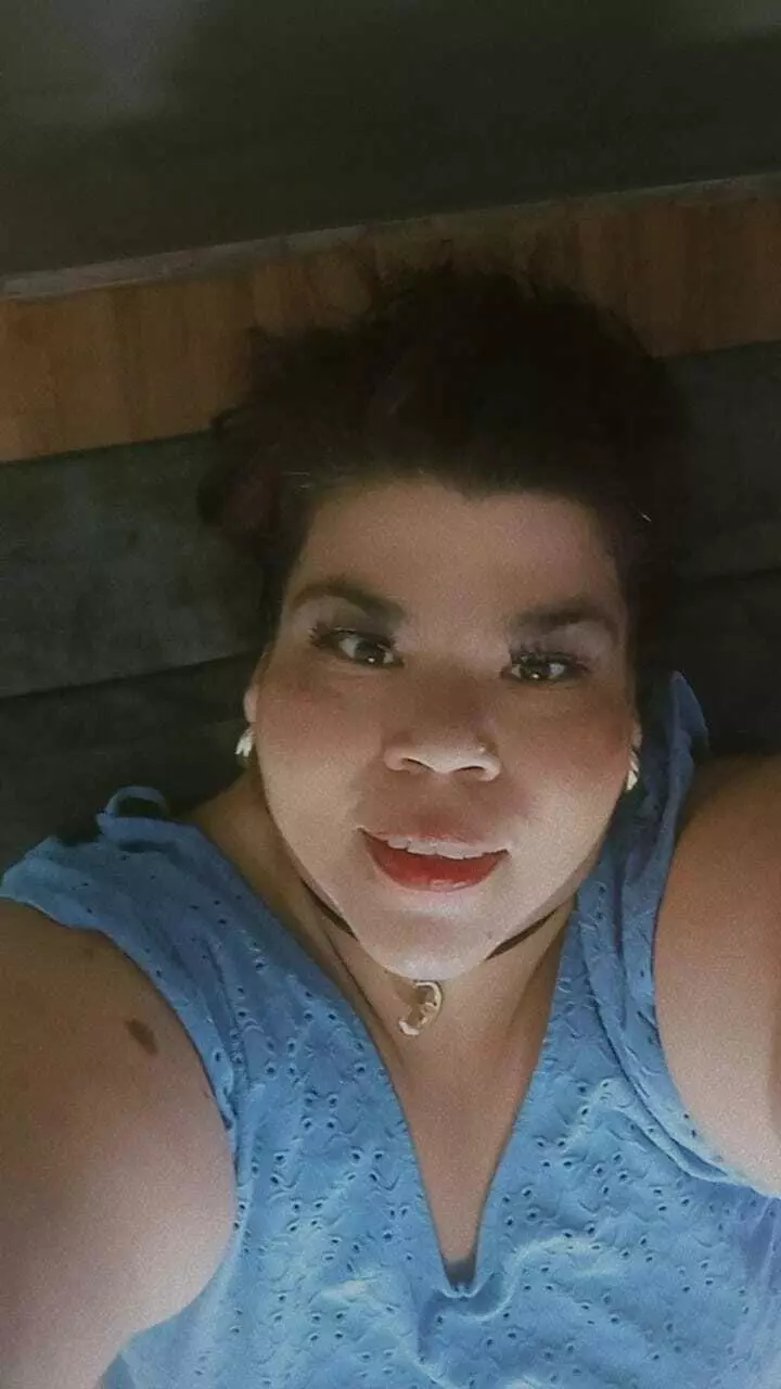 charlotte-curvy profile