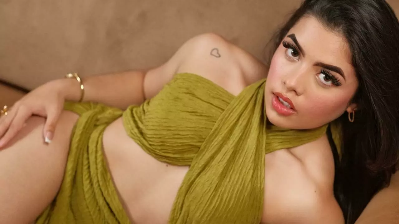 isabella-fox1 profile