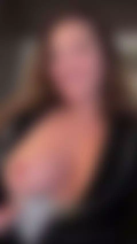 happy monday! subscribe to see moreeeeeeee 😈💦 by danidaniels