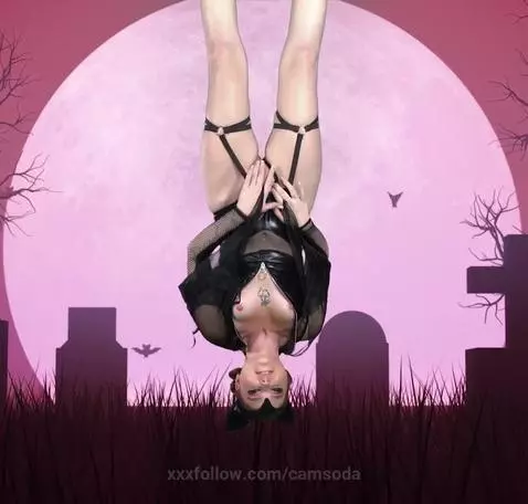 sexy batgirl cums for us upside down! by camsoda