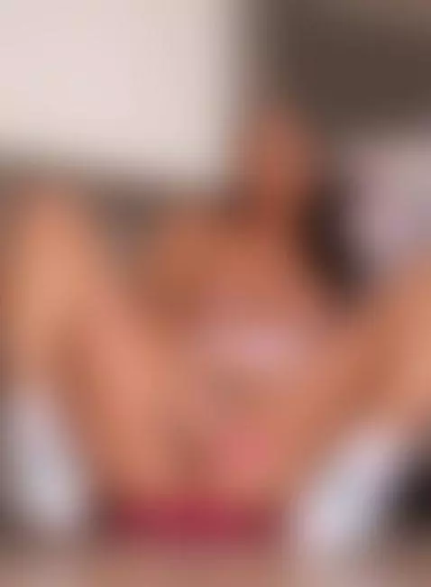 Evelyn's soaked pussy couldnt handle the vibes 💦💥🤯 by camsoda