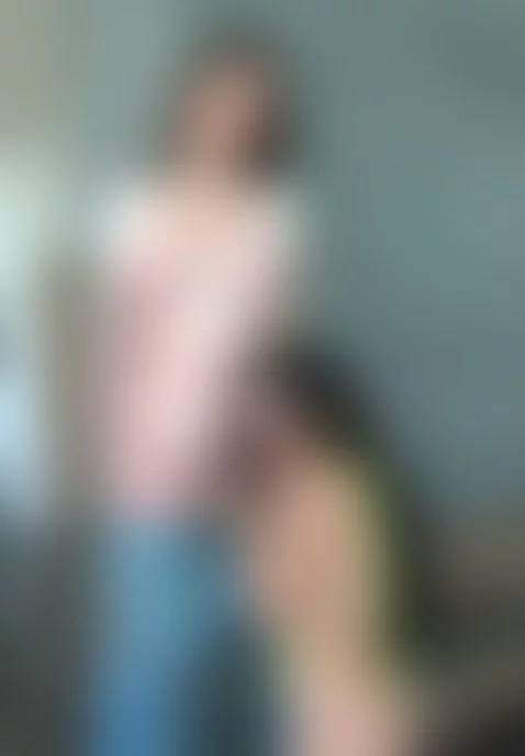 this tiny teen is going to try to climb that big sexy tree! by camsoda