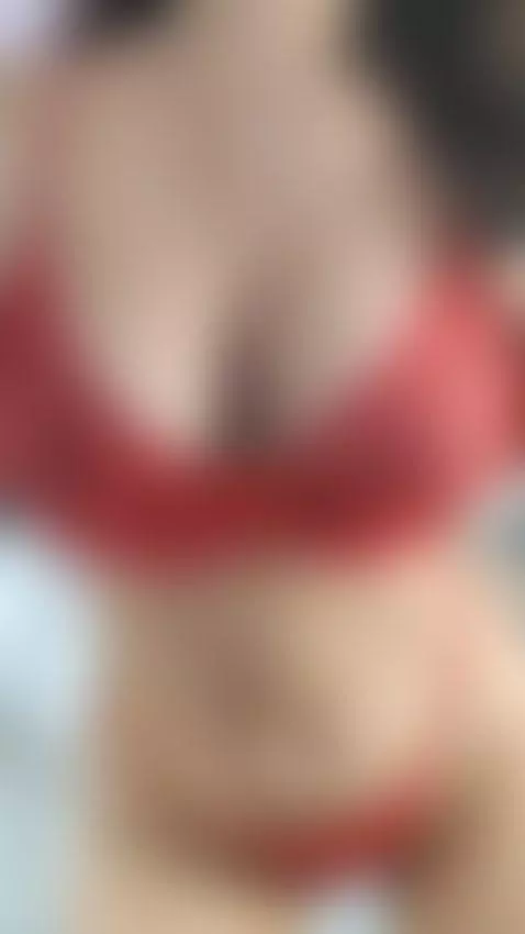 Get closer 🤭 by lilithwinehouse