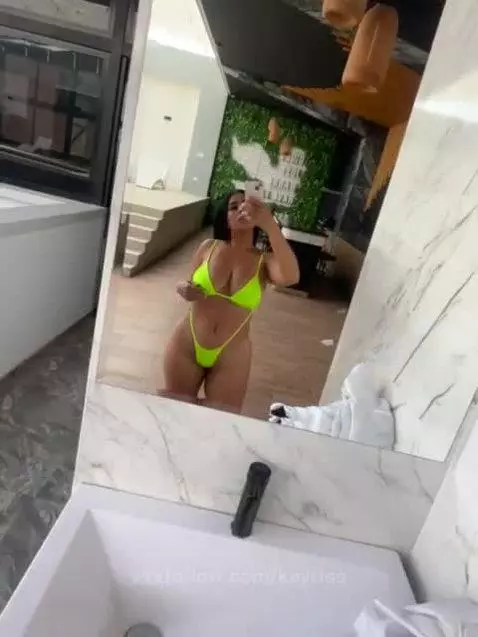 spa day wanna see more
https://www.camsoda.com/keyriss by keyriss