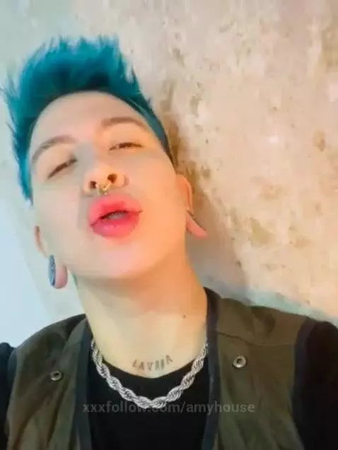 Kiss Kiss by amyhouse