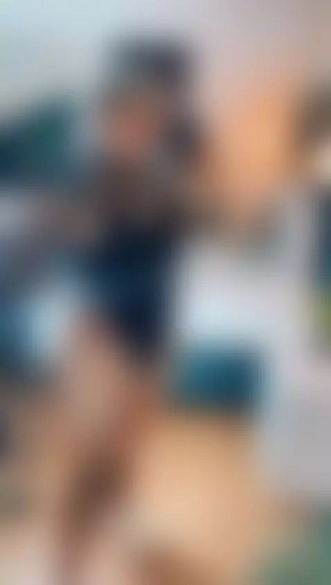 Come on master, lets enjoy  this day by amyhouse