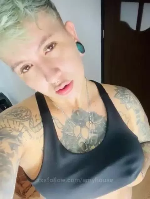 hey hey  master  hi welcome,  hru today , my  fuck machine  ... by amyhouse