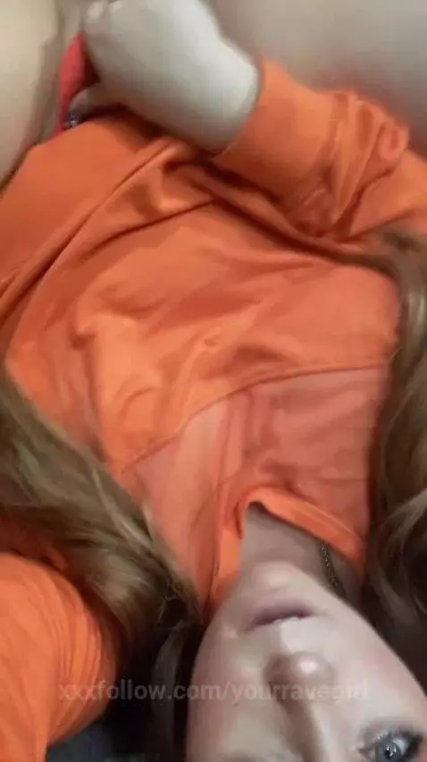 i think i look great in orange :P by yourravegirl