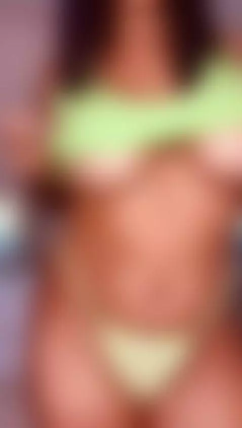 I'm looking for a very GOOD tongue on my tits 🤔👅 by clairemiller