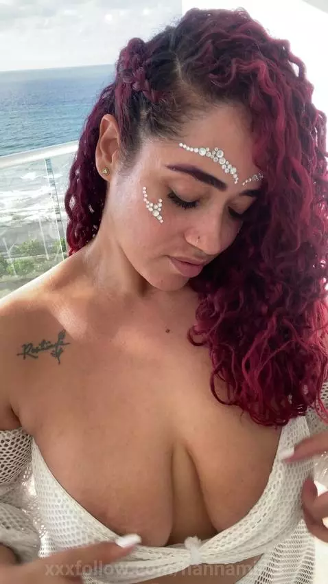 I love play with  my tits by hannamiills