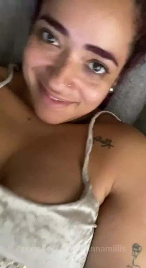 I love to touch myself but 
I would like you to do it more by hannamiills