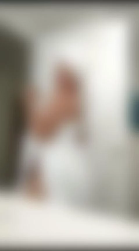 Do you wanna take a shower with me? by hannamiills