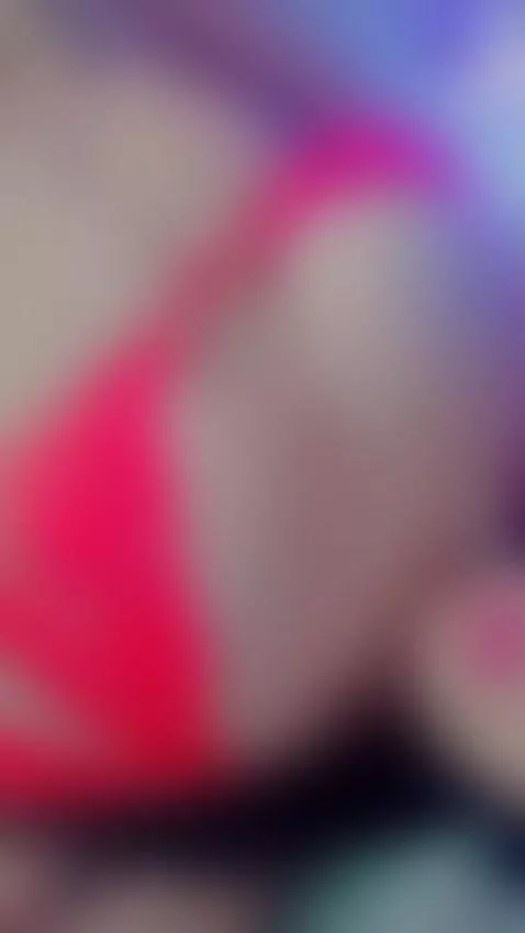 Hello, my wet pussy wants to give you each of my juices. by malalaamelie