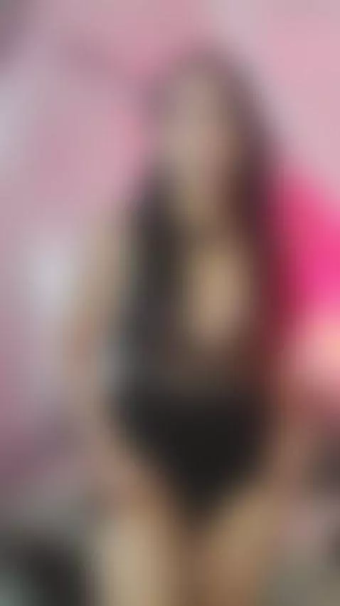 The Queen of your dreams 👑🌹 by bellarefaeli