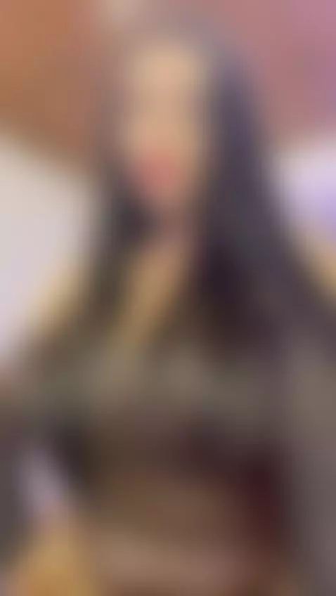 Monday, with too much energy and sensuality😈🔥 by maluqueen