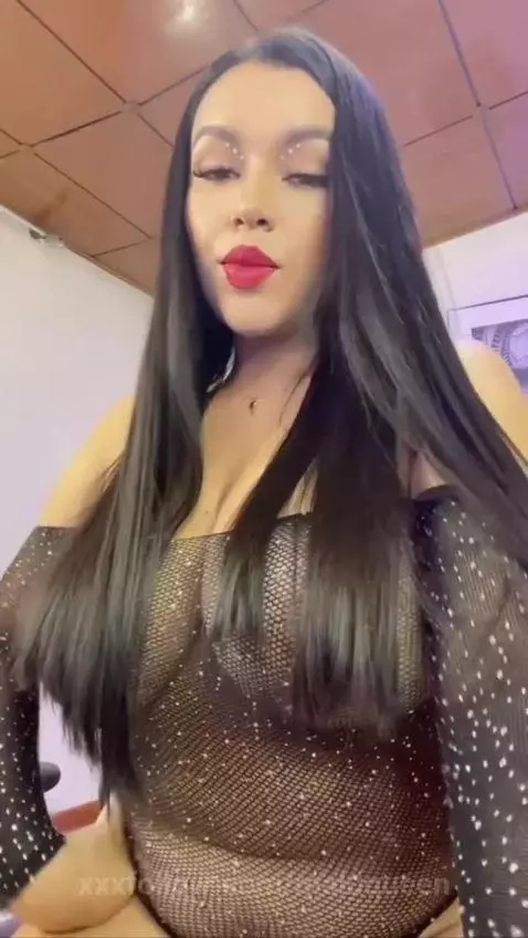 Monday, with too much energy and sensuality😈🔥 by maluqueen