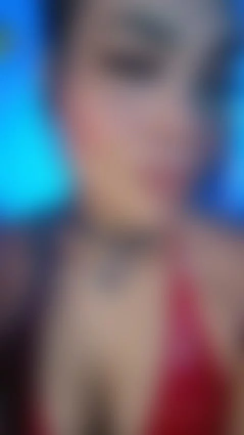 Online by khloesmalls