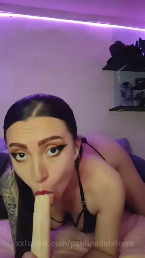 bom bom booty 🍑 by paulinadelatorre