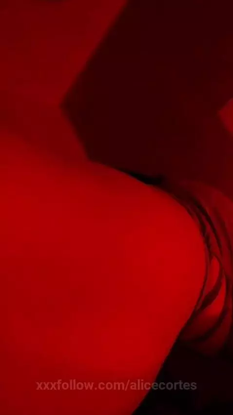 come here, i want to know u by alicecortes