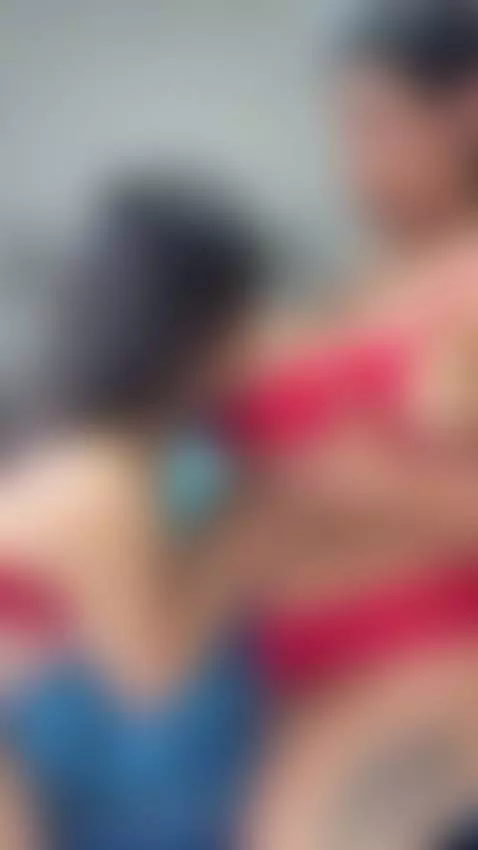 My friend Ana puts her face between my boobs by tefavega