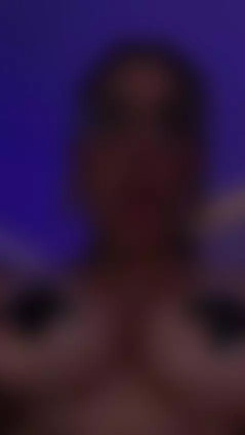 quieres mis tetas en tu cara ? by madymonroe