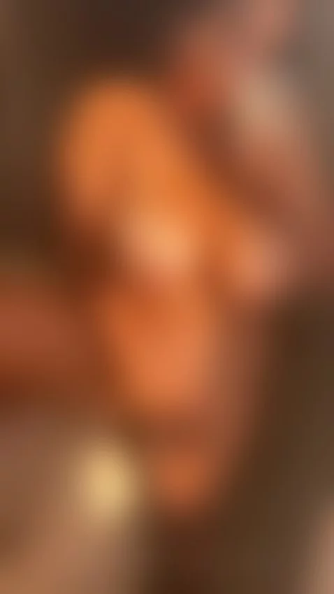 Fingers in the sun? 🤤 by paulaturbay