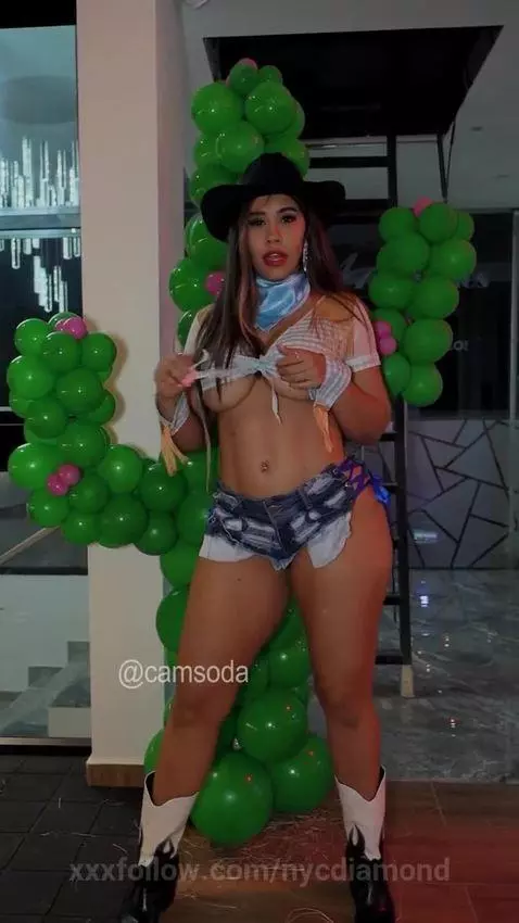 Manos arriba! llegó la sheriff by nycdiamond