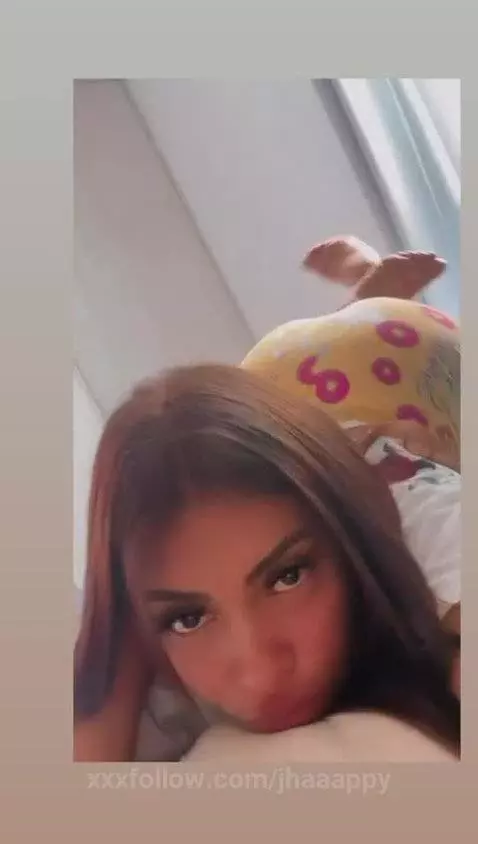 Do you like to see how my ass moves? by jhaaappy