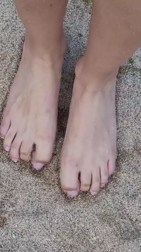 foot fetish by maggiejones