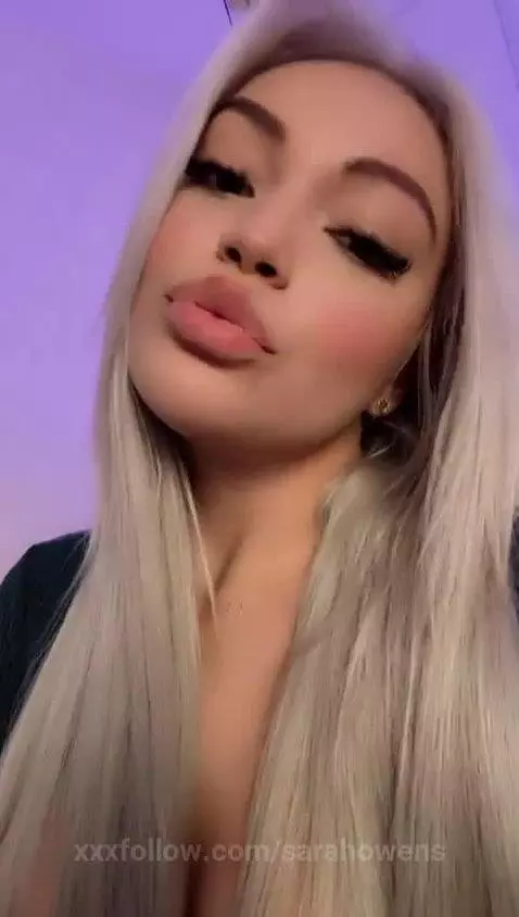 Kiss me! by sarahowens