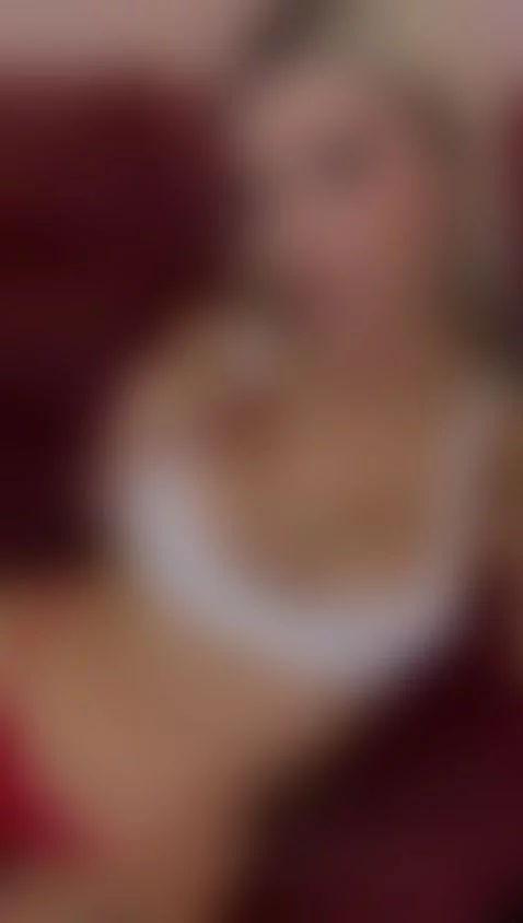 HEY LOVE, I´M HERE ALONE, MAKE ME COMPANY❤ by sarahowens