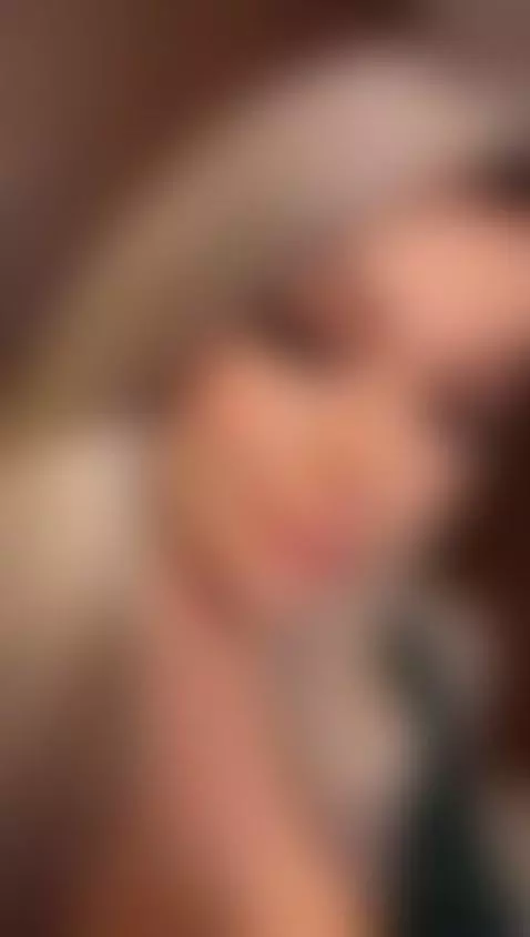 Let's start this week so horny 🔥🍑 by sarahowens