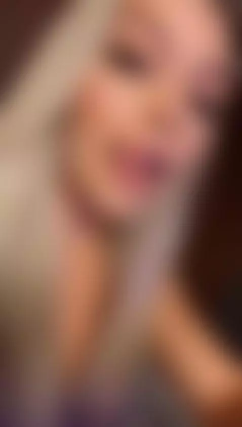 Yummy!👅 by sarahowens