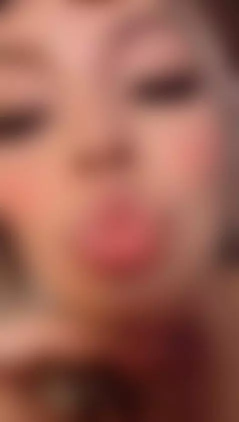 Kisses 👀💋 by sarahowens