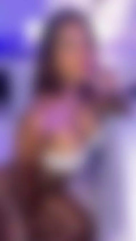 just a pretty girl, I'm online now 🥰✨ by nelared