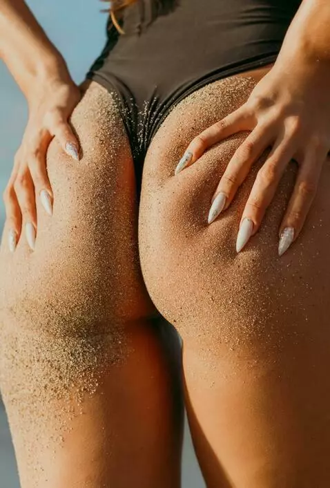 beach daze by testmodel-14