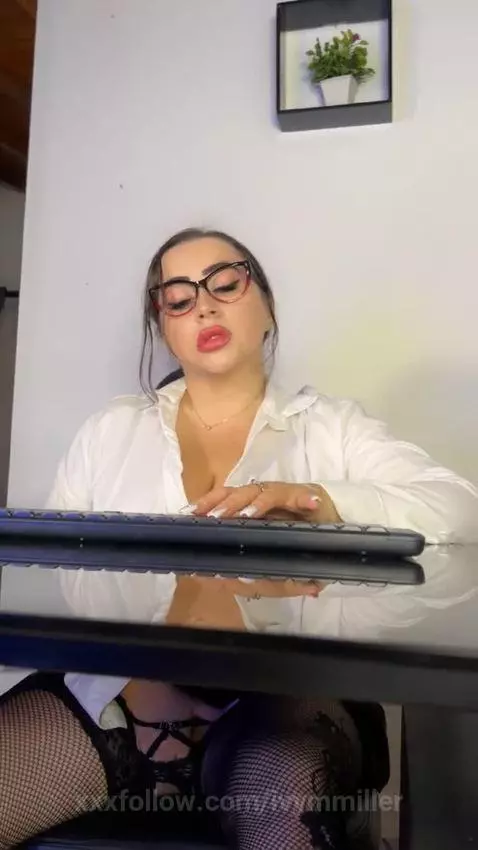 need you need a secretary? 
#milf #pussy #latina #camsoda #f... by ivymmiller