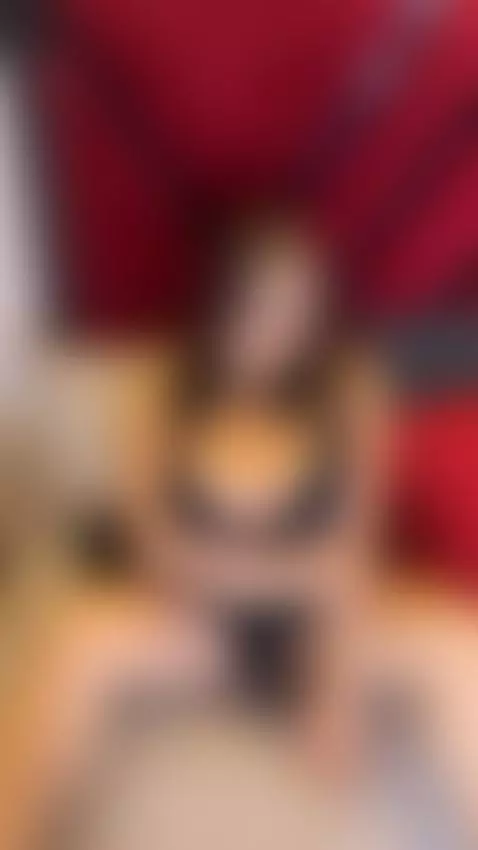 do i look pretty? 
camsoda.com/ivymmiller 
#ivymmiller #milf... by ivymmiller