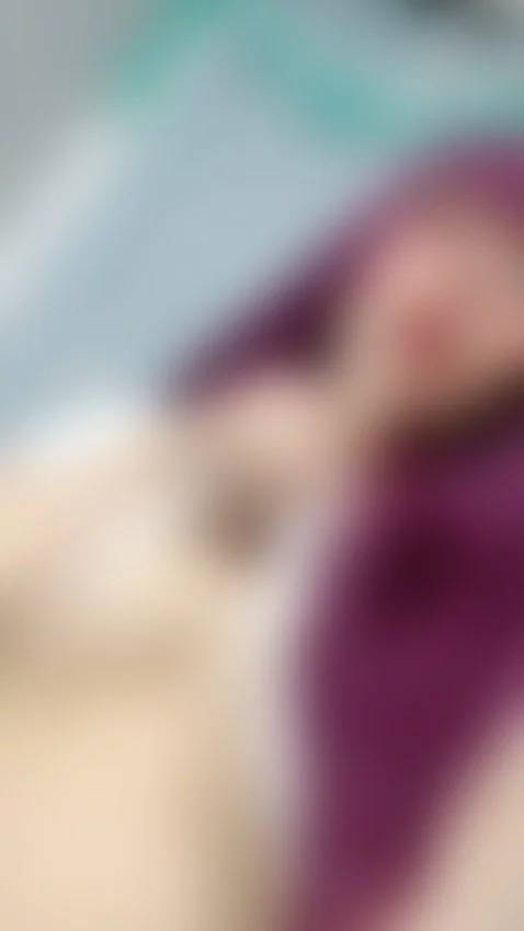 come play with my boobs while they bounce by elleteen