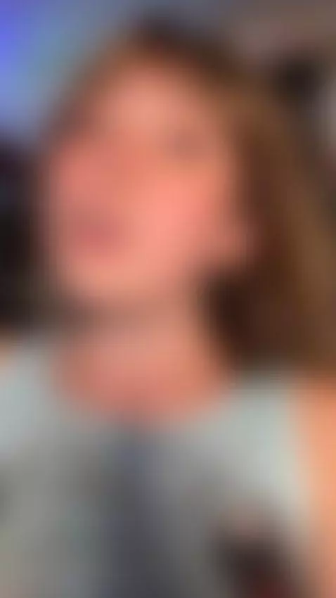 Hello, are you joining me tonight?
hello me acompañas esta n... by kristen1994