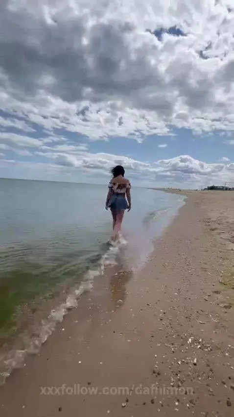 Summer sea is pleasure by dafnimon